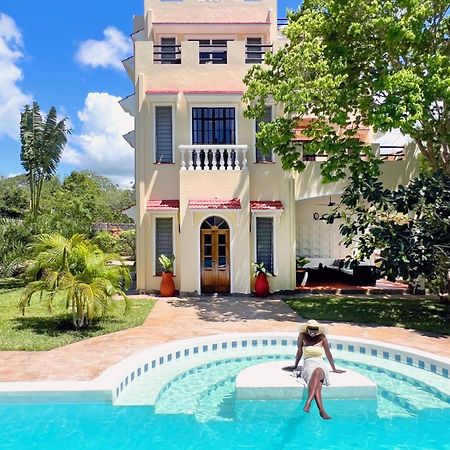 Hilda'S Homestay Diani Beach Exterior photo