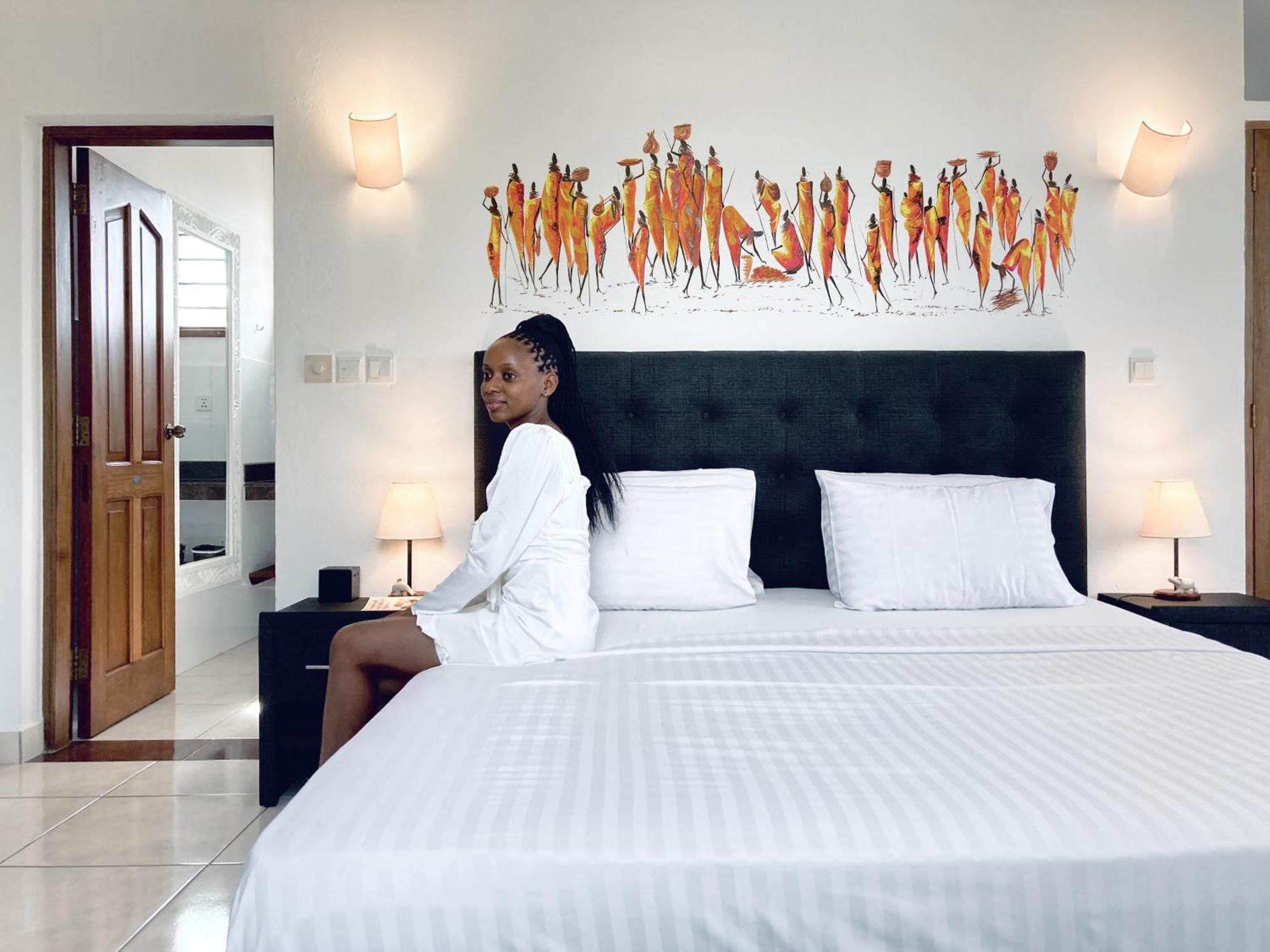 Hilda'S Homestay Diani Beach Exterior photo