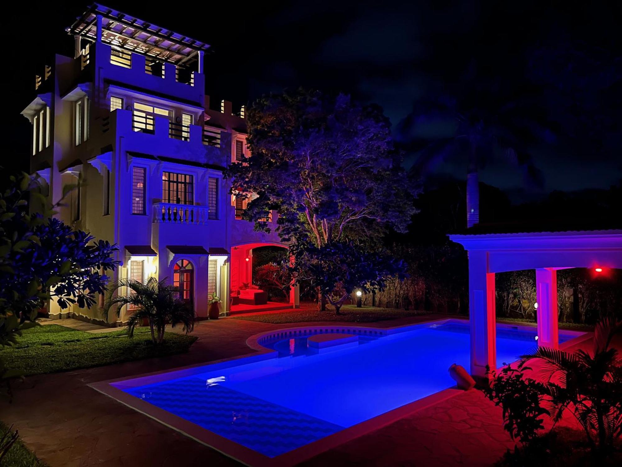 Hilda'S Homestay Diani Beach Exterior photo